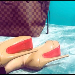 Christian louboutin nude Bianca heels